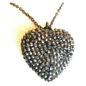 Sparkling black heart necklace
